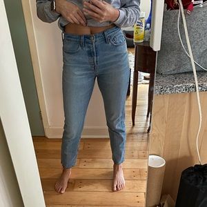 Levi’s Wedgie Jean Size 27